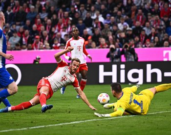 Bayern při Neuerově návratu deklasoval Darmstadt 8:0, Kane dal hattrick