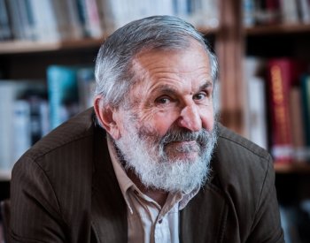 Milovník přírody Miloslav Nevrlý dostal v Jizerských horách lavičku