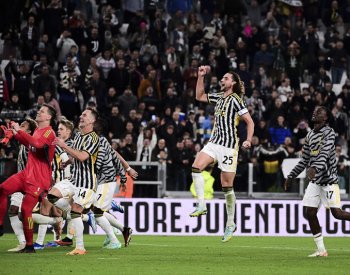 Cambiaso v sedmé minutě nastavení vystřelil Juventusu výhru nad Veronou