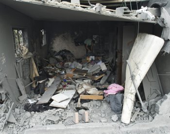 OSN: Tisíce lidí v obléhané Gaze pronikly do skladů s humanitární pomocí