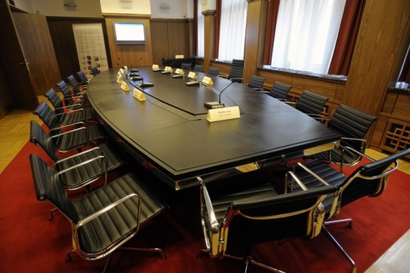 Analytici jsou před jednáním ČNB rozděleni, část čeká první pokles sazeb