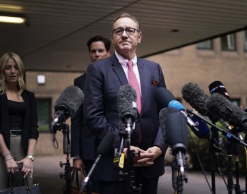 Londýnský soud zprostil Spaceyho viny v případu sexuálního obtěžování