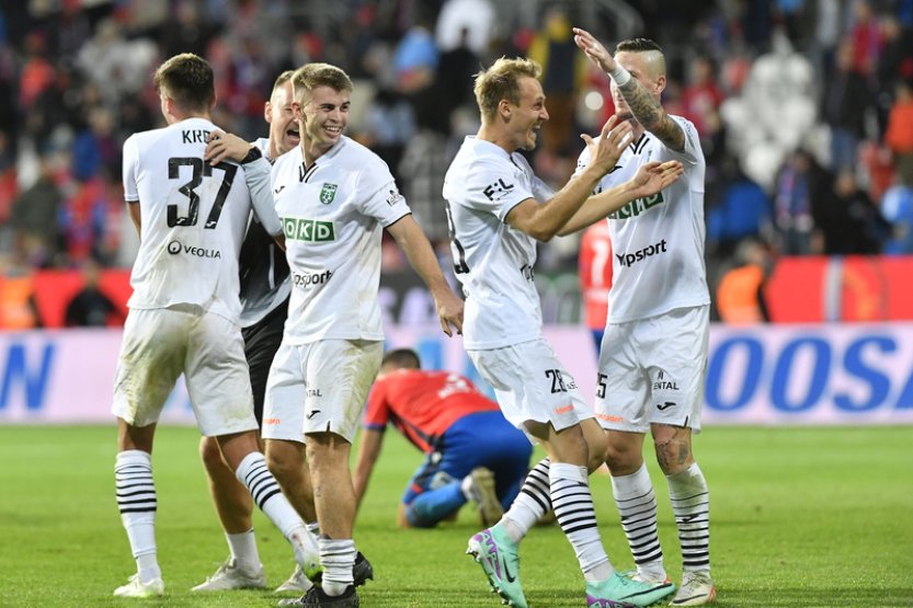 Plzeň nečekaně prohrála s Karvinou 0:1, Slezané venku poprvé bodovali