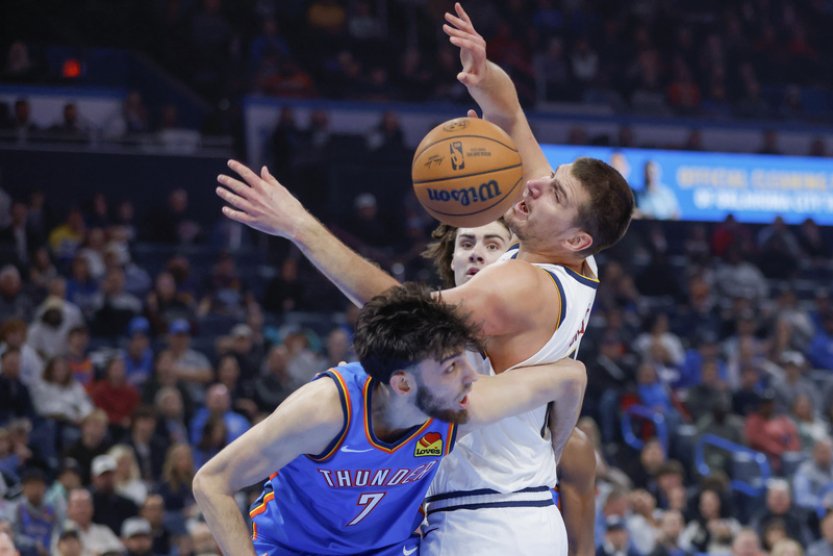 Obhájci titulu z Denveru v NBA přehráli Oklahomu a má třetí výhru