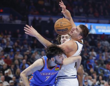 Obhájci titulu z Denveru v NBA přehráli Oklahomu a má třetí výhru