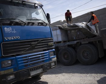 Do Gazy v neděli dorazilo 45 kamionů s pomocí, uvádí americká diplomacie
