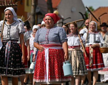 Horňácké slavnosti ve Velké nad Veličkou ukazují živé tradice devíti obcí