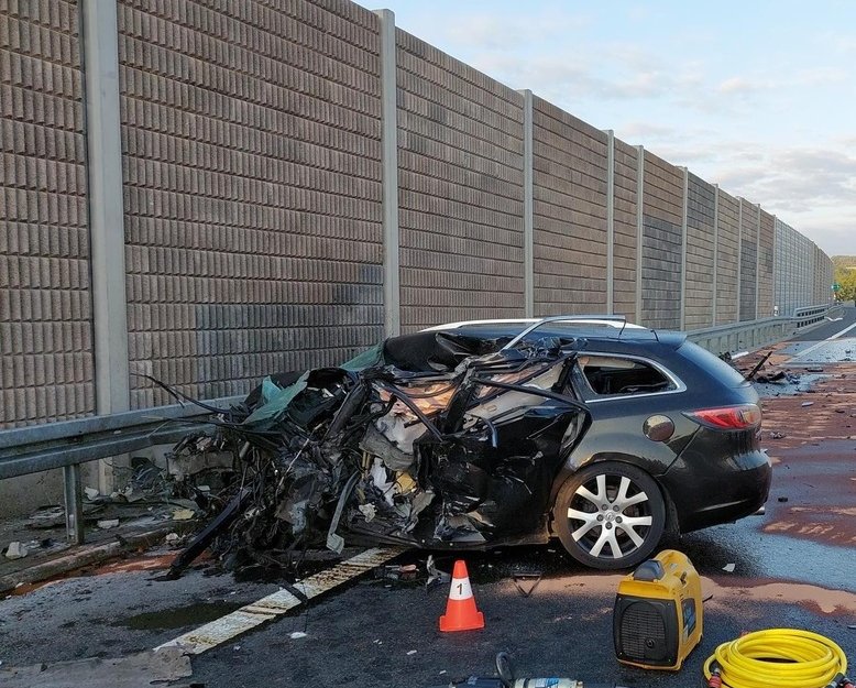 O víkendu na silnicích v Česku zemřelo deset lidí