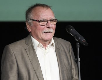 V Praze se dnes uskuteční poslední rozloučení s textařem Eduardem Krečmarem