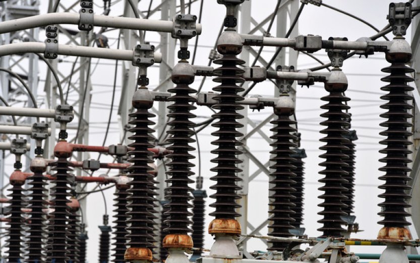 Většina odběratelů si za energie příští rok proti letošku připlatí, míní analytici