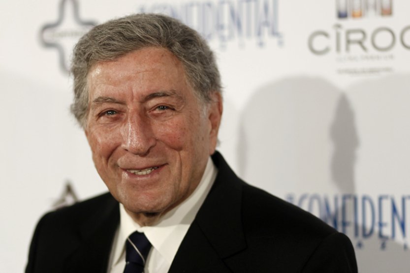 Ve věku 96 let zemřel americký zpěvák Tony Bennett