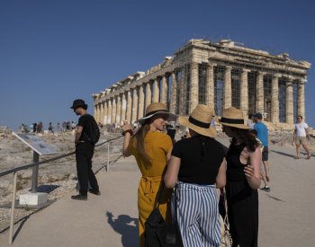 Turistika se v EU loni téměř zotavila z dopadů pandemie, mezi státy jsou rozdíly
