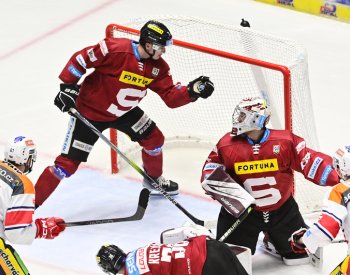 Pardubice doma přehrály Spartu 4:3 a zůstaly první před Litvínovem