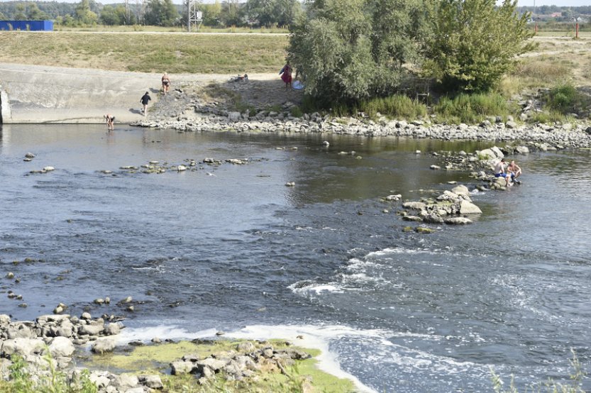 Sladká voda na Zemi je kvůli lidské činnosti slanější, uvádí nová studie