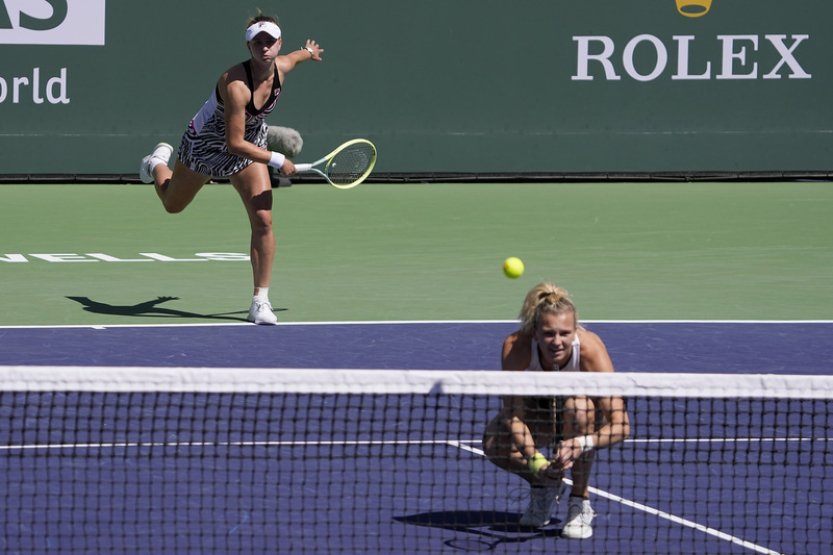 Krejčíková se Siniakovou zahájily tenisový Turnaj mistryň porážkou