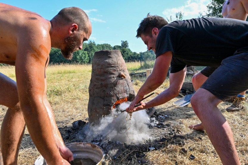 Archeologové na Pohansku tavili železo, aby mohli zkoumat pec