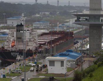 Správa Panamského průplavu kvůli suchu omezí počet lodí, čeká se růst cen