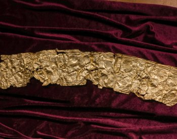 Zlatý šperk nalezený loni v Opavě-Kateřinkách pochází z mladší doby bronzové