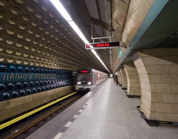 Cestujícím se po kompletní opravě otevře stanice metra A Jiřího z Poděbrad