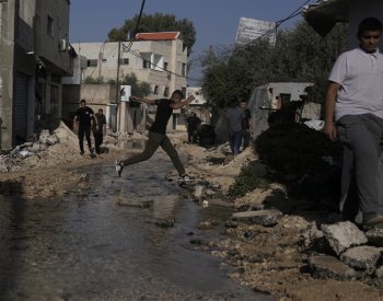 Při raziích Izraele na Západním břehu zahynulo dalších osm Palestinců