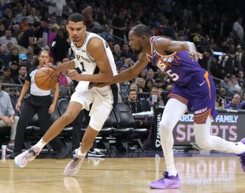 Wembanyama osobním rekordem pomohl San Antoniu zaskočit Phoenix