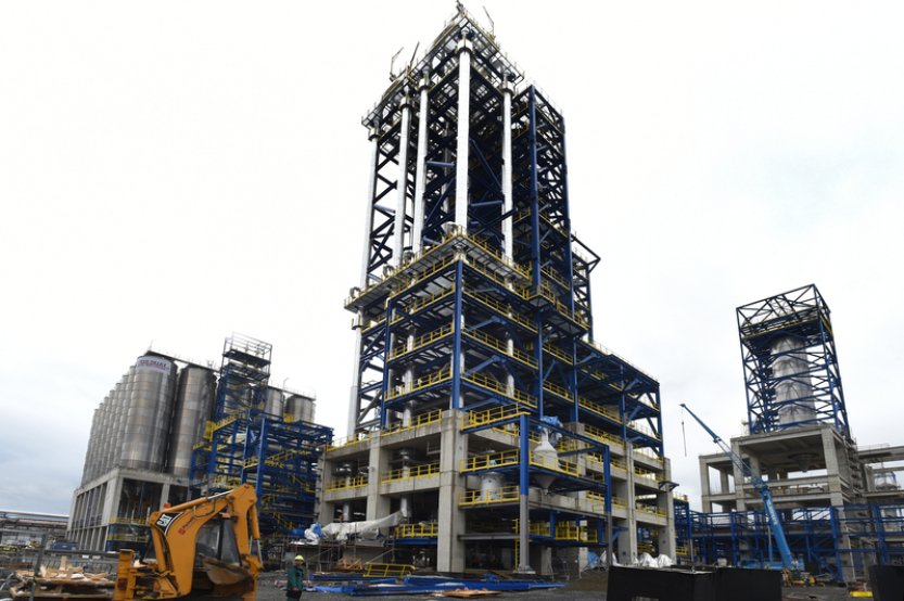 Rafinérie v Litvínově dokáže zvládnout přechod výhradně na neruskou ropu