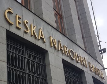 ČNB zlepšila odhad letošního schodku veřejných financí na 3,6 procenta HDP