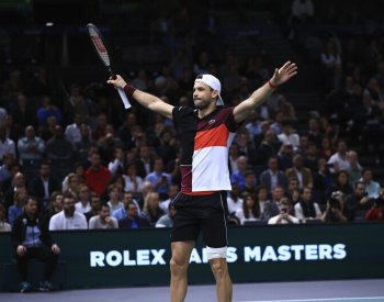 Hurkacz porážkou s Dimitrovem v Paříži přišel o šanci na Turnaj mistrů