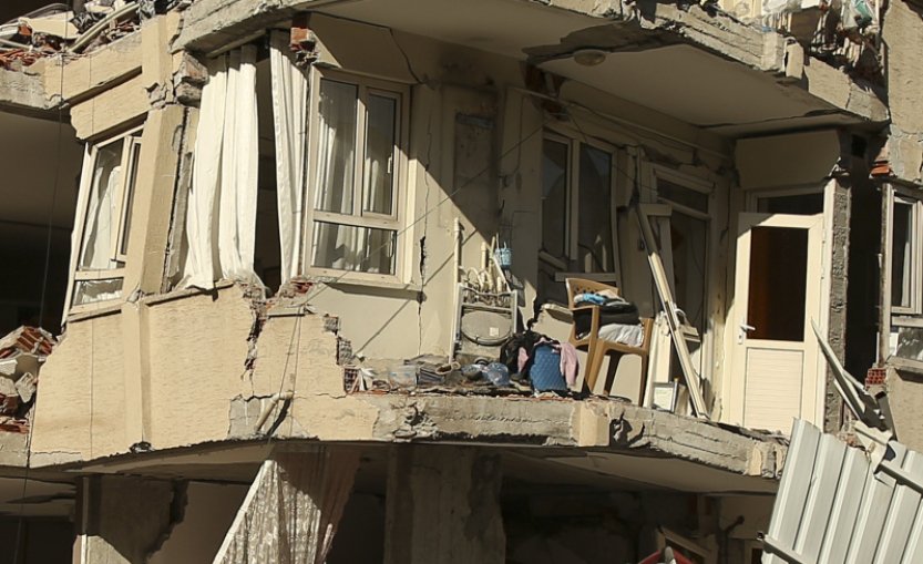 Zemětřesení v Nepálu má nejméně 22 obětí, desítky lidí jsou zraněny