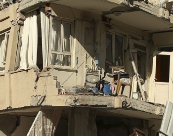 Zemětřesení v Nepálu má nejméně 22 obětí, desítky lidí jsou zraněny