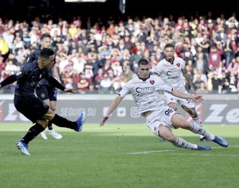 Neapol porazila v italské lize 2:0 Salernitanu, která dál čeká na výhru