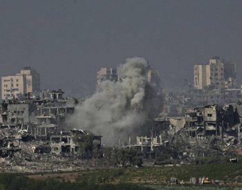 Při izraelském úderu na tábor Maghází zahynuly desítky lidí, uvádějí Palestinci