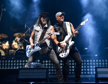 Program první zastávky festivalu Hrady CZ zakončil pod Točníkem Kabát