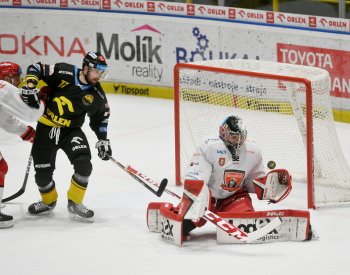 Litvínov poprvé v sezoně doma prohrál, podlehl Hradci Králové 0:2