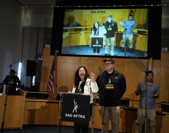 Hollywoodští herci se přidali ke stávce scenáristů, studia jsou ochromená