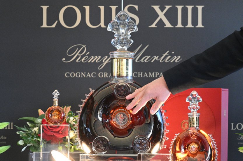 Český sběratel koupil láhev koňaku Rémy Martin za rekordních 4,1 milionu Kč