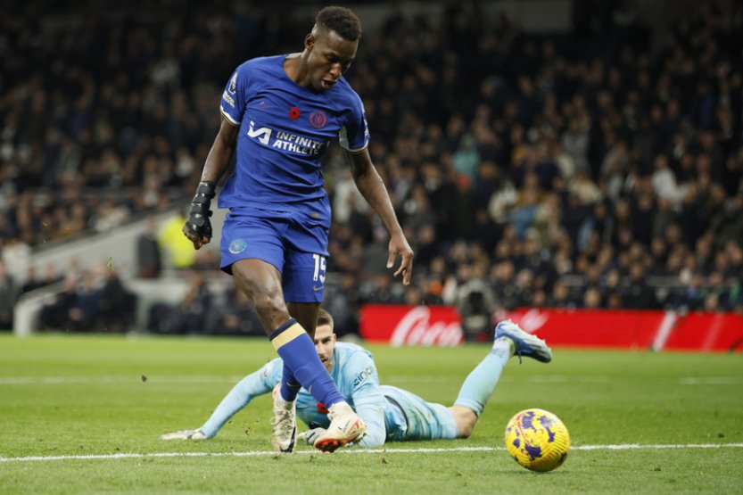 Tottenham bez dvou vyloučených podlehl Chelsea a poprvé nebodoval