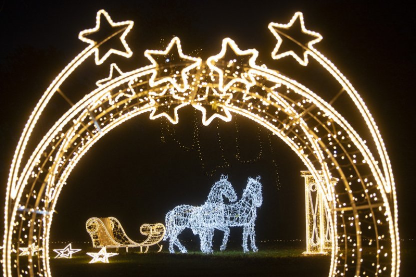 Zámecké valy v Pardubicích ozdobily desítky světelných instalací