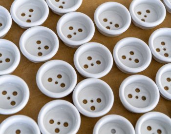 Porcelánka v Dubí vyrábí designové vypínače, míří do 28 zemí světa