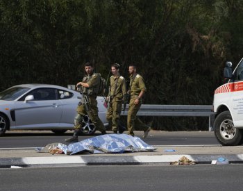 Haarec: Mnozí Izraelci si nechávají tetovat datum útoku Hamásu 7. října 2023