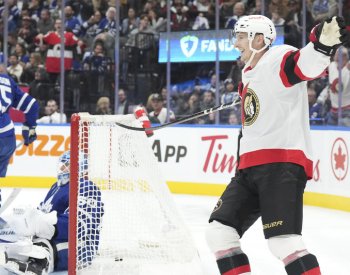 Kubalík nasměroval v NHL Ottawu dvěma góly k výhře v Torontu