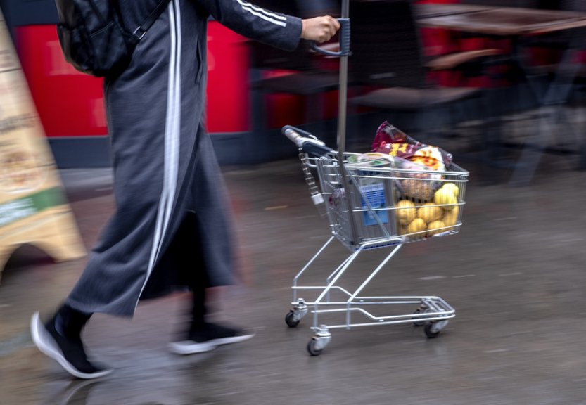 Inflace v eurozóně v červenci podle rychlého odhadu klesla na 5,3 %