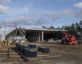 Na stavbě D55 vzniká u Bzence ekodukt pro zvěř, pro snížení výšky je zalomený