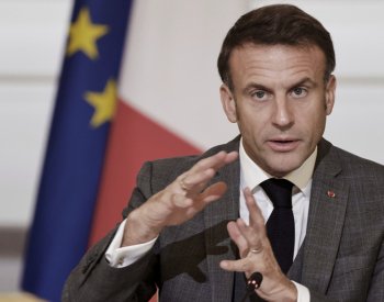 Macron v rozhovoru s BBC vyzval Izrael, aby přestal zabíjet malé děti a ženy