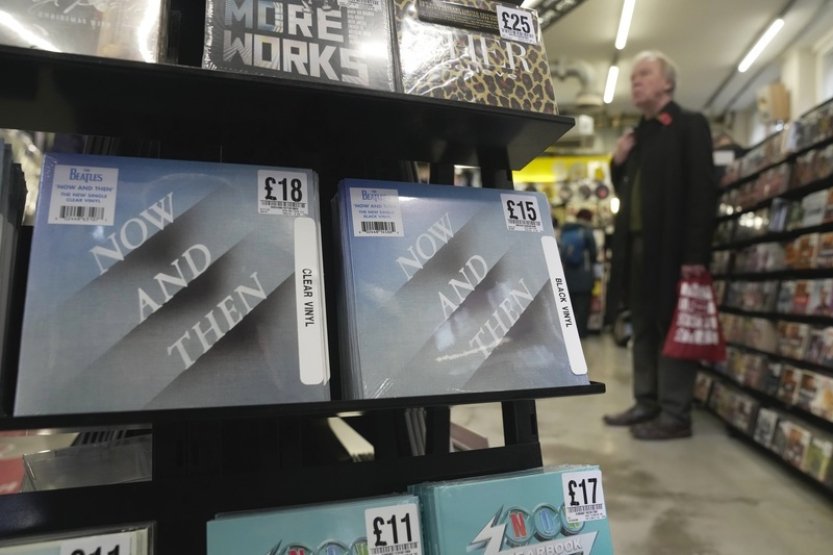 The Beatles s poslední písní ovládli britský žebříček po rekordních 54 letech