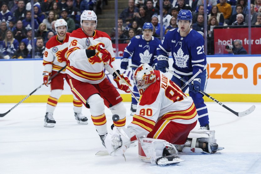 Vladař a Dostál neodvrátili v NHL porážku, Vaněček byl střídán