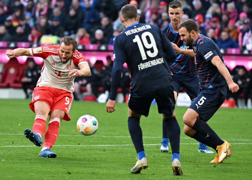 Kane se blýskl v německé lize dalšími dvěma góly, Dortmund opět ztratil