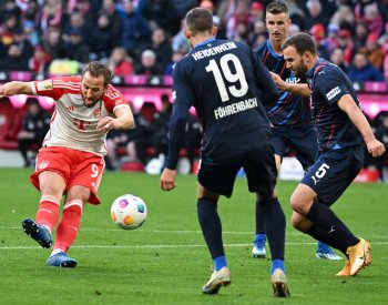 Kane se blýskl v německé lize dalšími dvěma góly, Dortmund opět ztratil