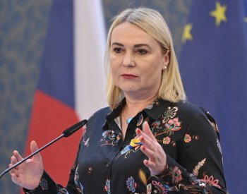 Černochová v Kyjevě uctila československé vojáky, kteří tam padli před 80 lety