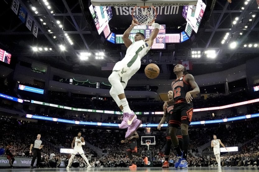 Milwaukee v NBA přehrálo Chicago, Toronto předvedlo proti Wizards velký obrat